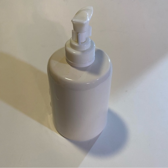 Yellow M&Ms brand soap dispenser NWT 6” high, cap is press on, fits snug ceramic - Picture 3 of 5